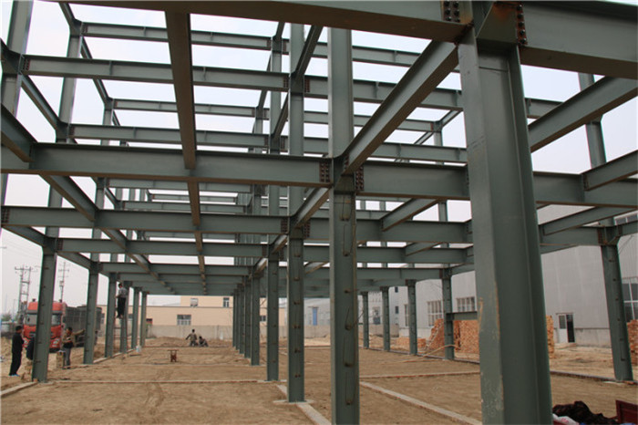 Precautions for steel structure sandwich construction